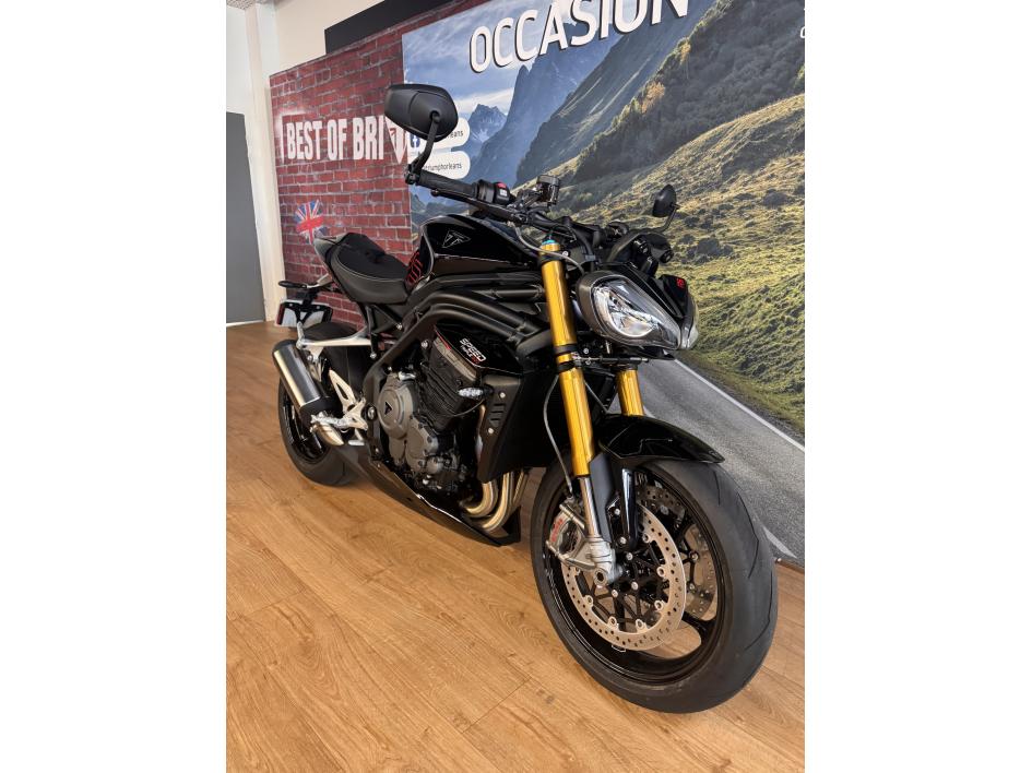 TRIUMPH SPEED TRIPLE 1200 RS