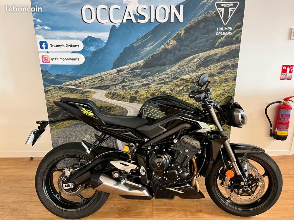 TRIUMPH STREET TRIPLE 765 RS