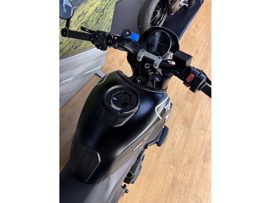 TRIUMPH TRIDENT 660 A2 