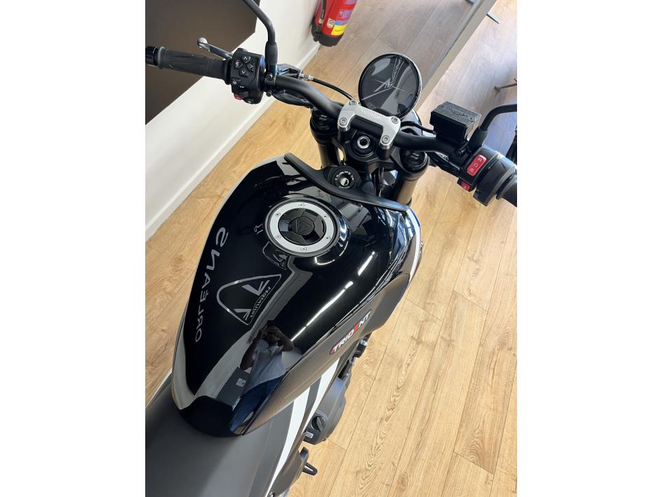 TRIUMPH TRIDENT 660 A2