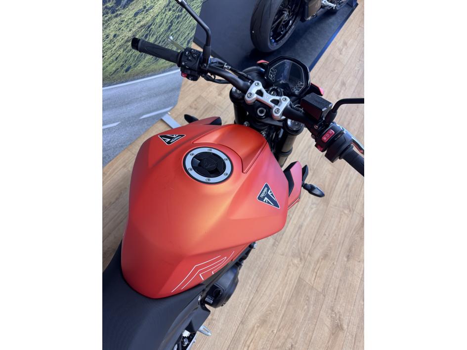 TRIUMPH STREET TRIPLE 765 R 