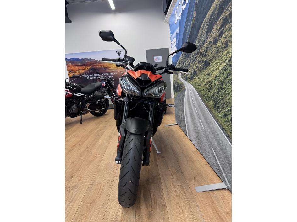 TRIUMPH STREET TRIPLE 765 R 